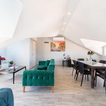 Stunning In With Seaview And Pool Appartement