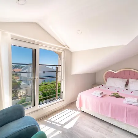 Stunning In With Seaview And Pool Appartement *
