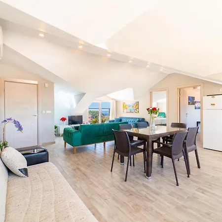 Appartement Stunning In With Seaview And Pool